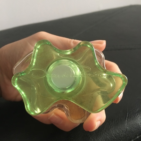 Oscar de la Renta - Picture 3 of 4